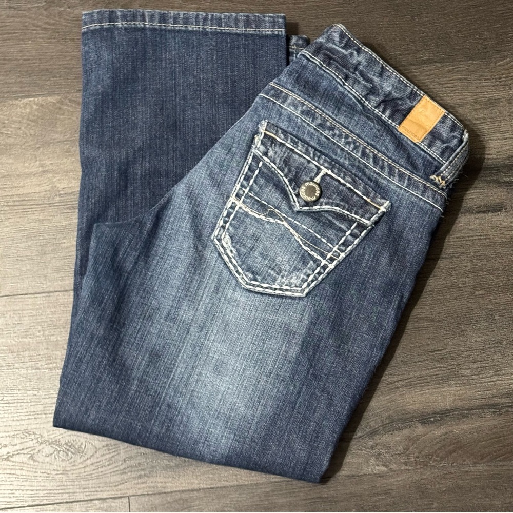 Maurices Women's Size 7/8 Blue Capri Distressed Dark Wash Stretch Denim Jeans